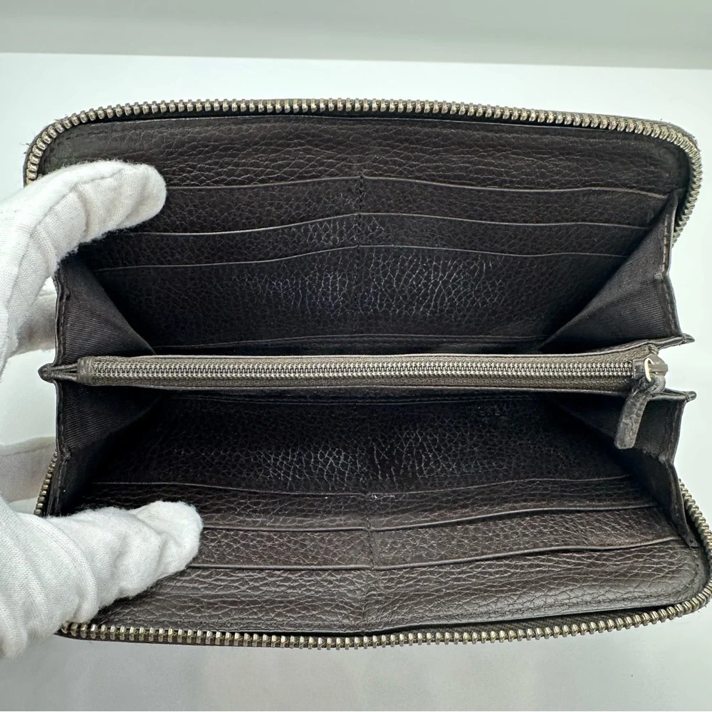 Gucci | Chocolate Brown Pebbled Leather Long Zip International Wallet